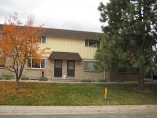4806 Hinsdale Pl, Littleton CO  80122-2466 exterior