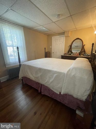 160 Crst Ave, Trenton NJ  08690-2103 exterior