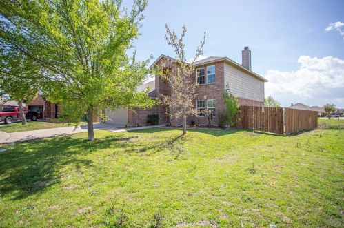557 Lead Creek Dr, Fort Worth TX  76131-3961 exterior