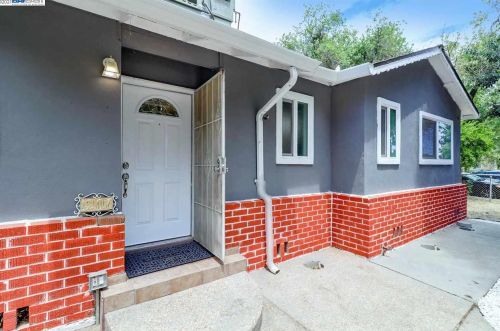 1207 South Ave, Modesto, CA 95351-3748
