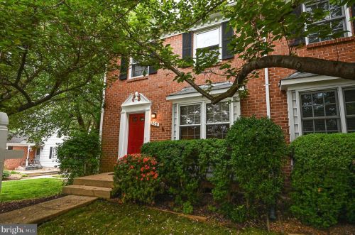 309 Cherry Ct, Herndon, VA 20170-5445