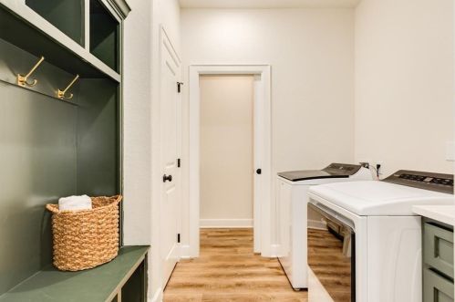 713 Longhorn Trl, Angleton TX 77515-9623 exterior