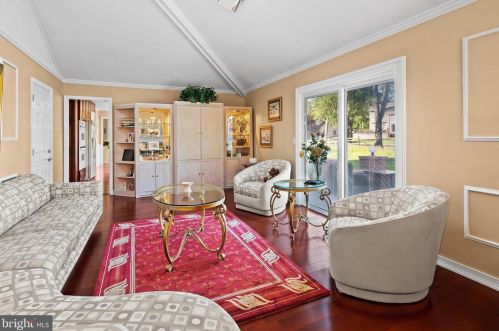 16 Ronit Dr, Trenton NJ 08628-2225 exterior