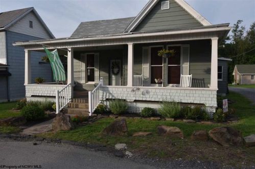 304 Pike St, Barrackville, WV