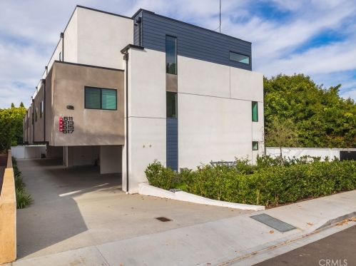 615 Aviation Way, Manhattan Beach, CA 90266-7107