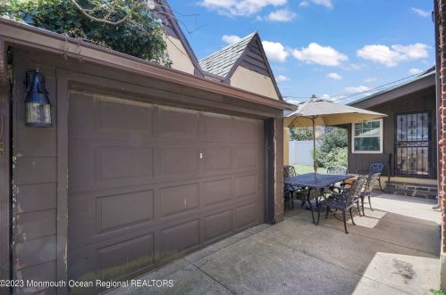 302 2nd Ave, Tinton Falls NJ  07712-6132 exterior