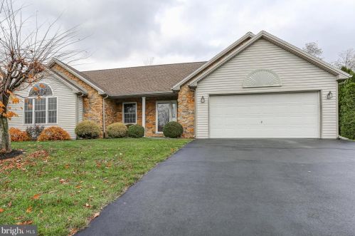1869 Pebble Ct, Harrisburg, PA 17110-8902