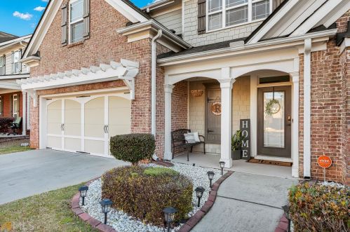 2564 Bay Crest Ln, Loganville, GA 30052-5009