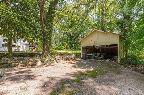 3314 Harris Dr, Atlanta GA  30337-1005 exterior