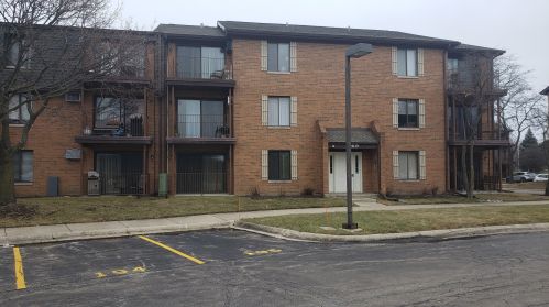 649 Briar Hill Ln, Addison, IL 60101-2249