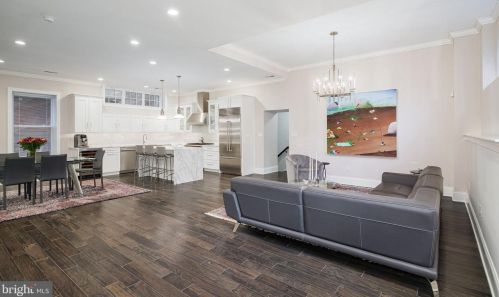 2022 Chancellor St, Philadelphia PA 19103-5605 exterior