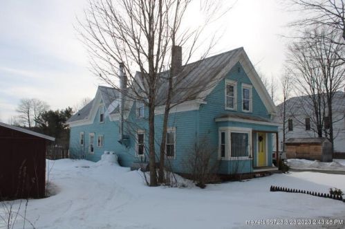 16 School St, Solon, ME 04979-3300