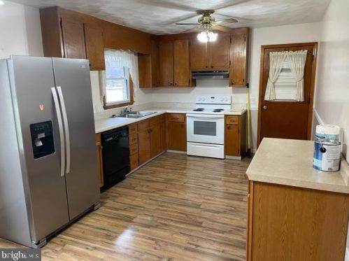 3392 Petersburg Pike, Franklin WV 26807-5635 exterior