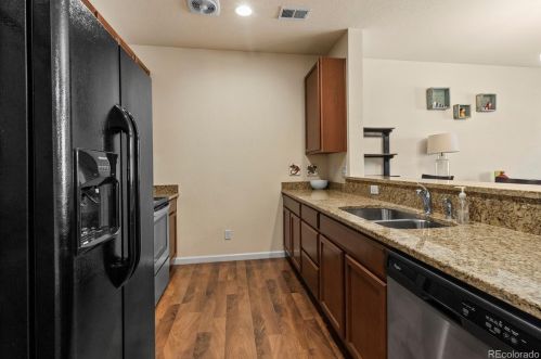 1824 Buchanan Cir, Aurora CO 80018-6019 exterior