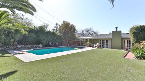 2347 Caracas St, Glendale CA  91214-3004 exterior