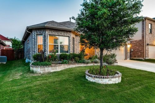 1708 Kachina Lodge Rd, Fort Worth TX  76131 exterior