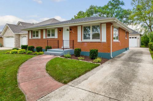 802 Michigan St, Elmhurst, IL 60126-1336