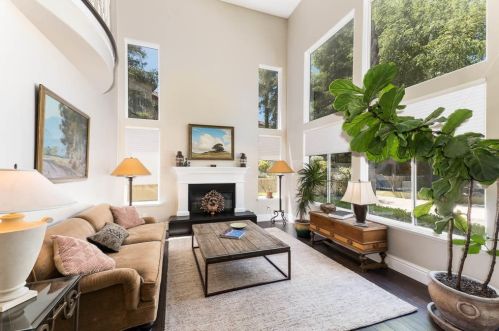 202 High Meadow St, Simi Valley, CA 93065-7351