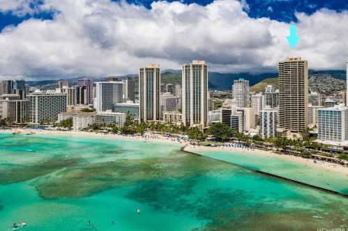 2470 Kalakaua Ave, Honolulu HI  96815-3265 exterior