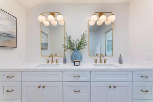 5812 Carbeck Dr, Huntington Beach CA  92648-1009 exterior