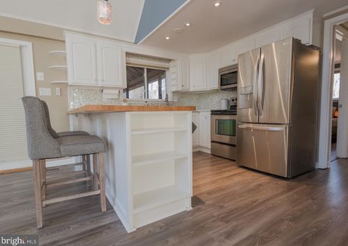 49 Pileated Woodpecker Ln, Hedgesville WV  25427-5384 exterior