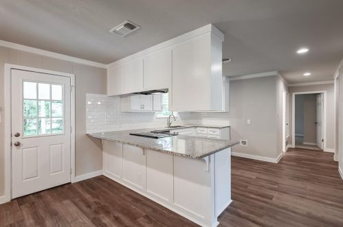 5713 Wharton Dr, Fort Worth TX  76133-2812 exterior