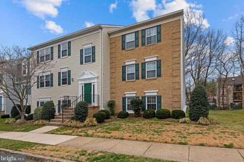 12145 Chaucer Ln, Woodbridge, VA 22192-5241