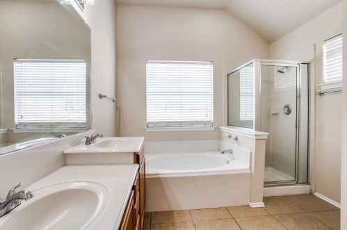 6709 Braeview Dr, Fort Worth TX  76137-6313 exterior