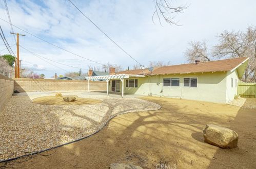1154 Avenue, Lancaster, CA