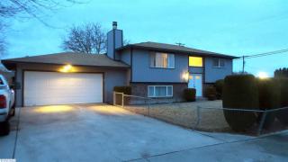 722 Park Hills Dr, Kennewick, WA 99337-4154