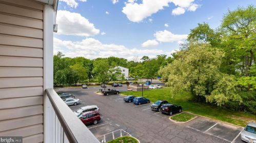 16 Willow Ct, Trenton NJ 08619-4626 exterior