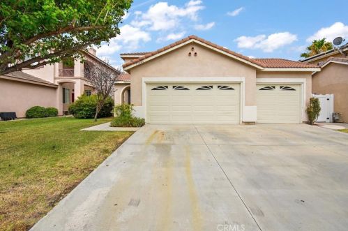 17446 Meadow Rock Dr, Riverside CA  92503-8702 exterior