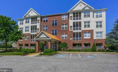1050 Crest Way, York, PA 17403-9100