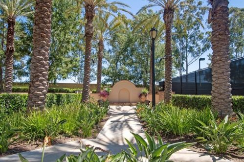 121 Blaze, Irvine CA  92618-1507 exterior