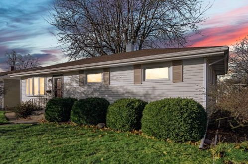 212 Virginia St, Hobart IN  46342-5884 exterior