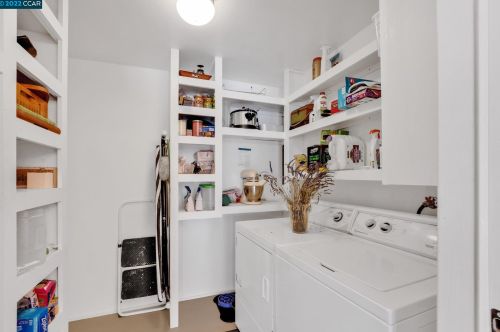 2378 Charlotte Ave, Concord CA  94518-2511 exterior