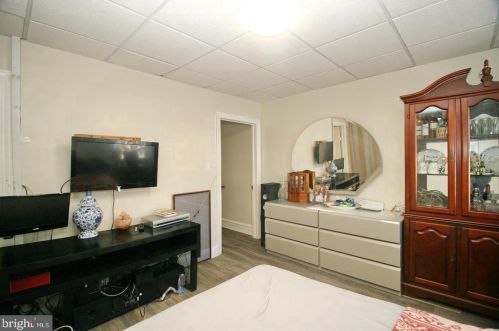 5225 5th St, Philadelphia, PA 19120-3301