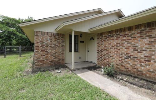 811 Clyde St, Fort Worth TX  76108-1108 exterior