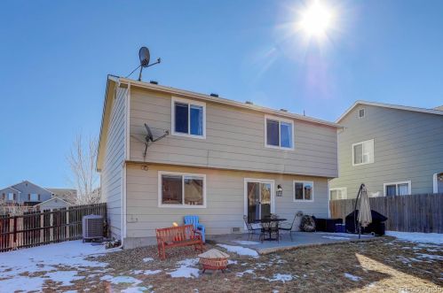 6067 Quatar Way, Aurora CO 80016-7134 exterior