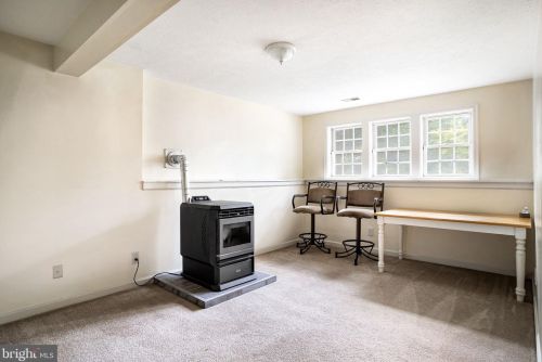 336 Windsong Rd, Harpers Ferry WV  25425-5485 exterior