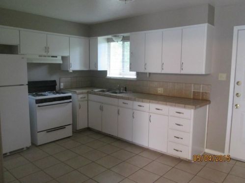 6805 Dubuque Ln, Austin TX  78723-2228 exterior