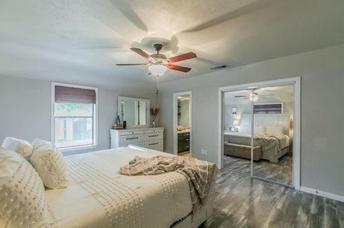 6108 Ridge Rd, Fort Worth TX  76135-1342 exterior