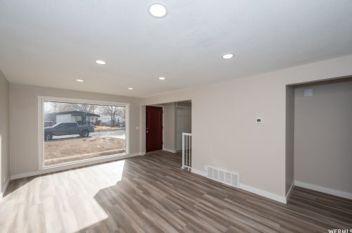 2146 Westfield Cir, Taylorsville UT 84084-4222 exterior