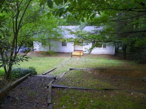 374 Scarlet Oaks Dr, Etowah, NC 28729-7704