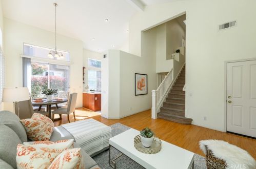 22 Del Ventura, Irvine CA  92606-8857 exterior