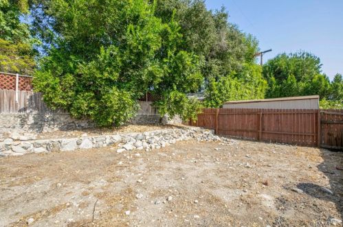 3521 Encinal Ave, Glendale CA 91214-2415 exterior