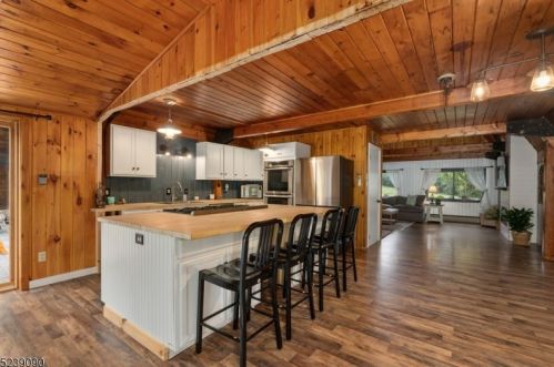 910 End Dr, Fredon, NJ 07860-4601