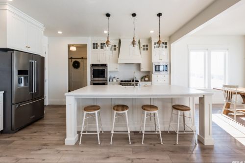 379 Sarah St, Providence UT 84332-9637 exterior