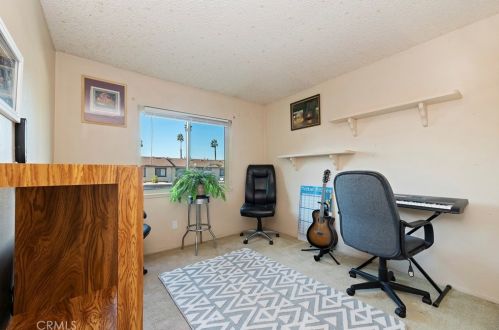 2858 Tropicana Dr, Riverside CA  92504-4206 exterior