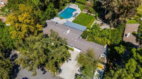 5808 Hilltop Rd, Calabasas, CA 91302-1220